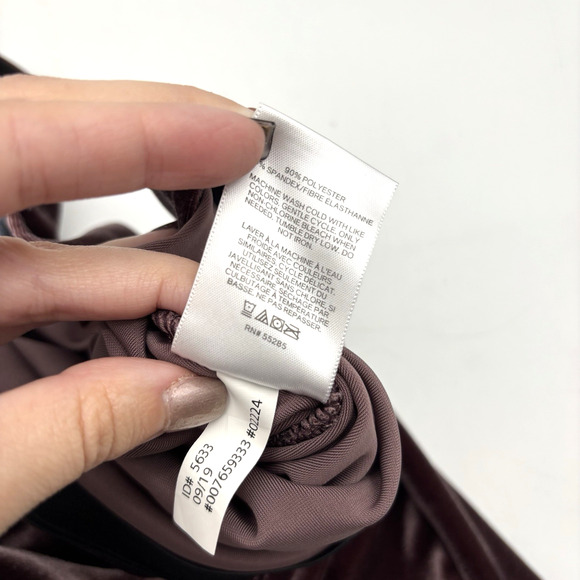 2019 EXPRESS Mauve Velvet Ruched Hip Elastic Waist Pull On Mini Skirt XS 26x15" - Picture 3 of 10